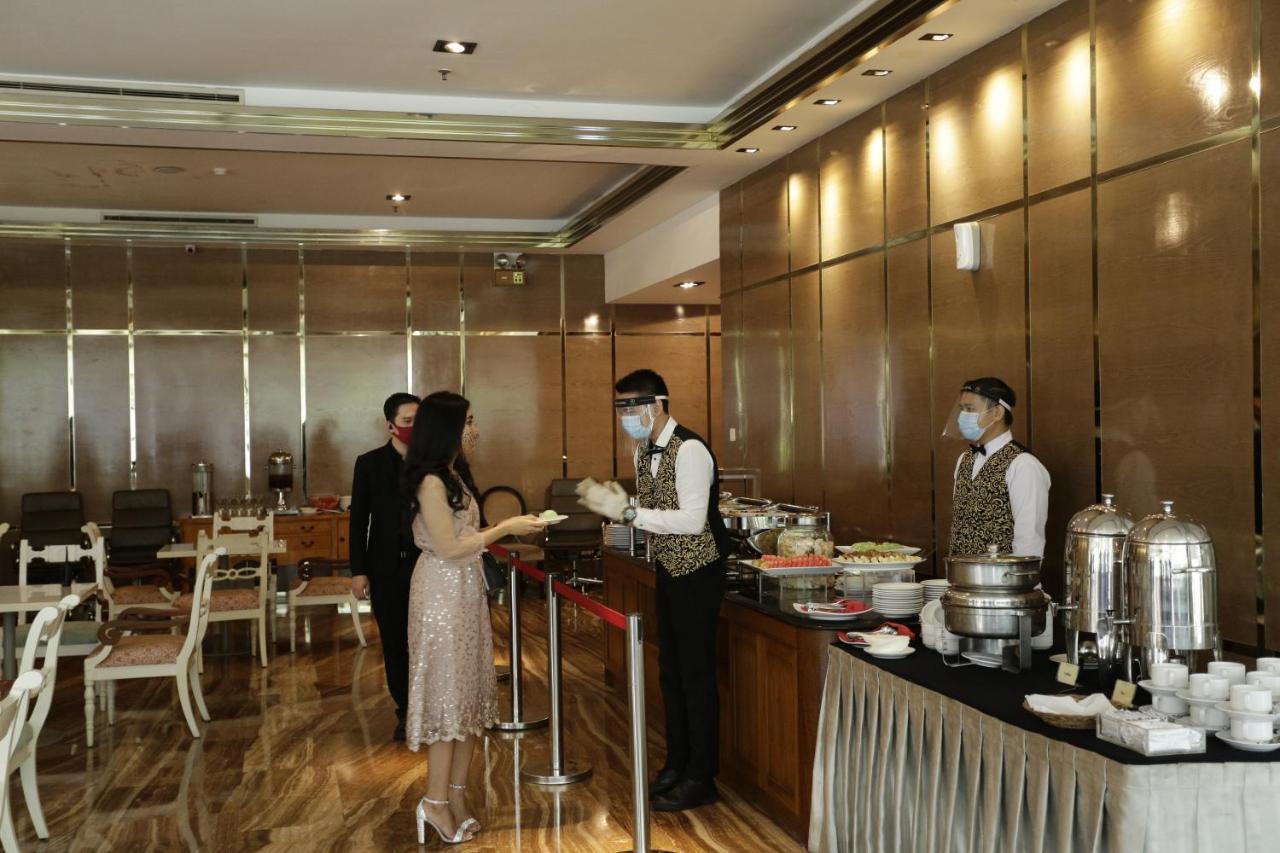 Ambhara Hotel Jakarta Exterior photo
