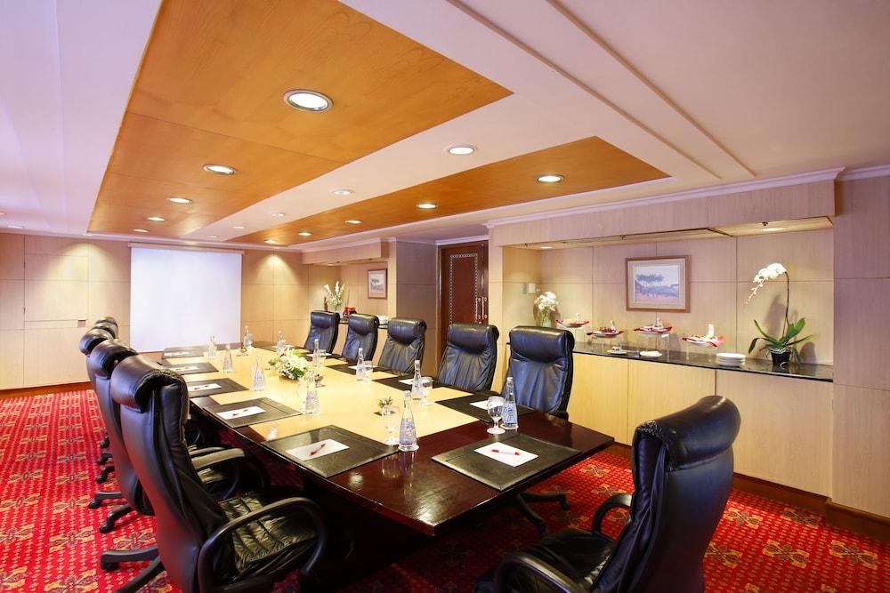 Ambhara Hotel Jakarta Exterior photo