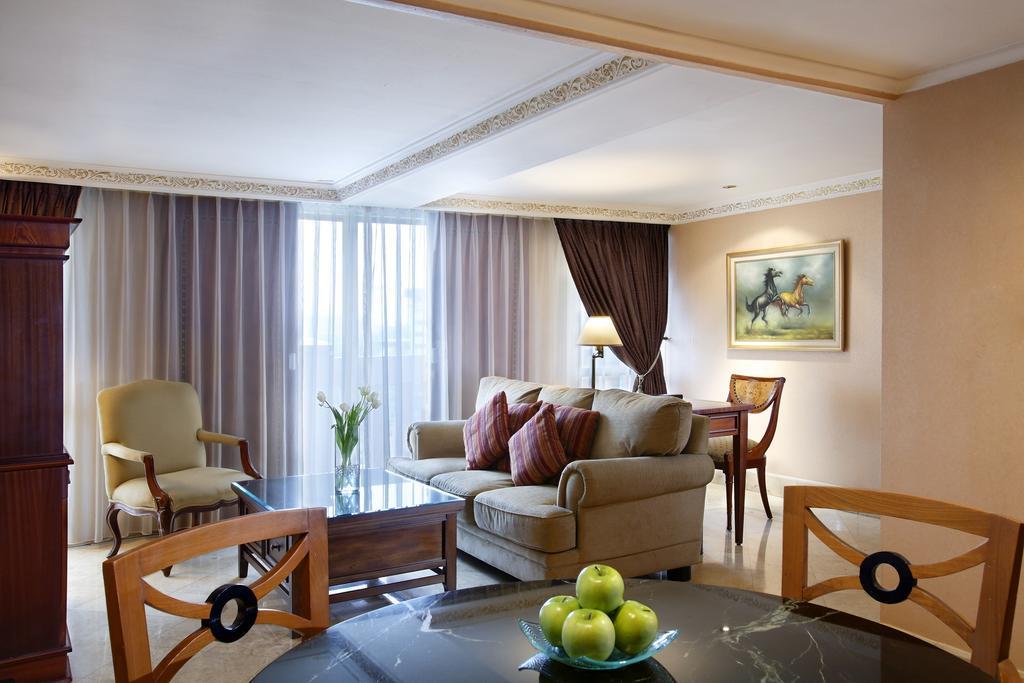 Ambhara Hotel Jakarta Exterior photo