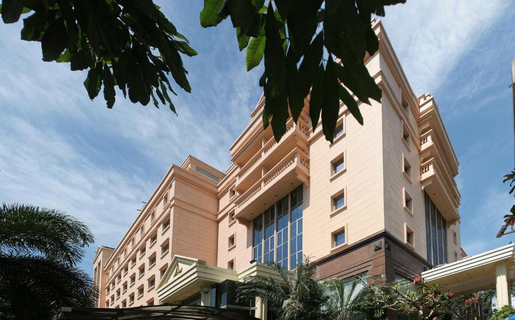 Ambhara Hotel Jakarta Exterior photo